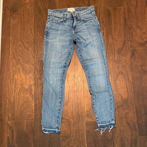 Current/Elliott Faded Light Blue Skinny Jeans with Frayed Hem
